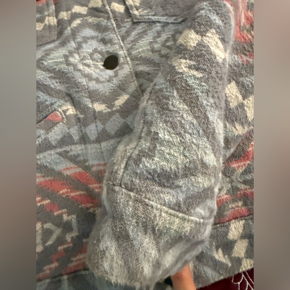 Aztec print, Sherpa lined jacket by Wrangler - Picture 6 of 6